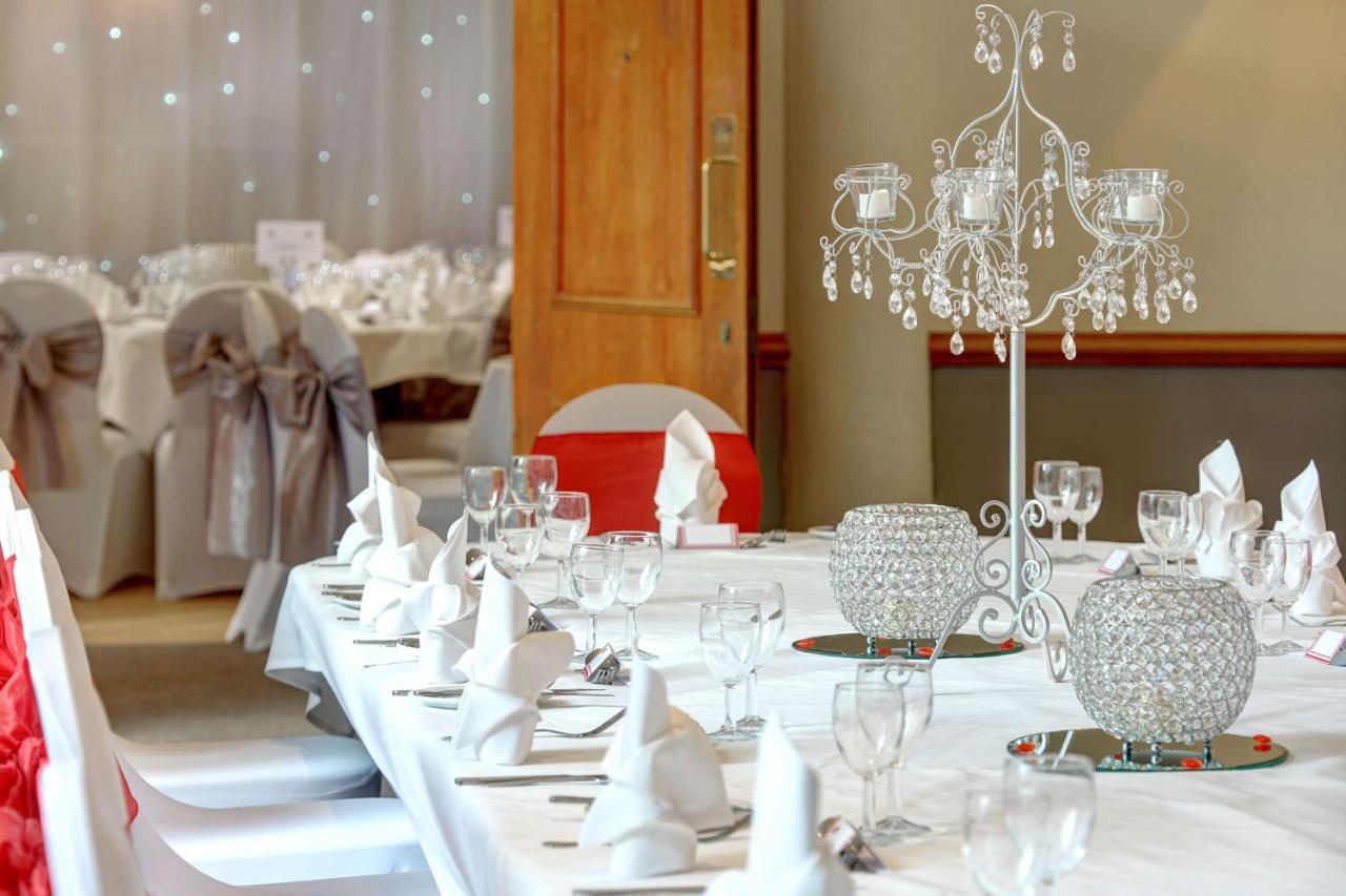 Best Western Ship Hotel Weybridge Bagian luar foto