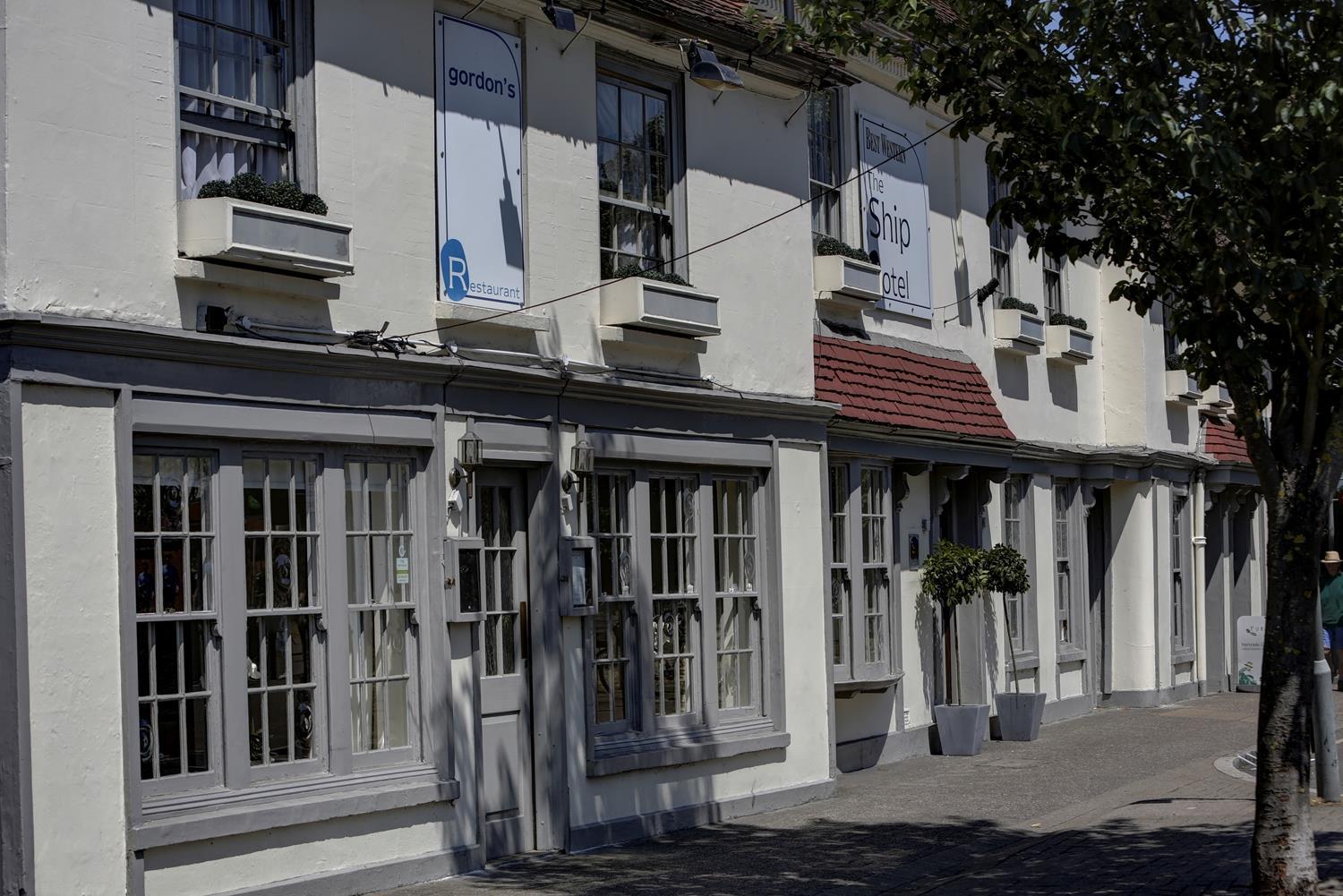 Best Western Ship Hotel Weybridge Bagian luar foto