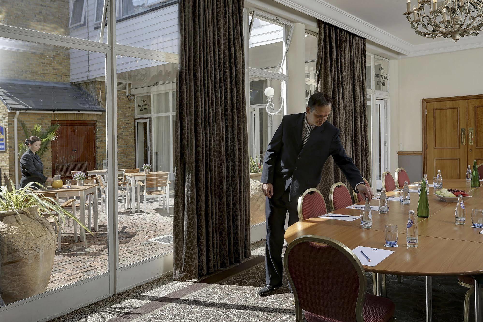 Best Western Ship Hotel Weybridge Bagian luar foto