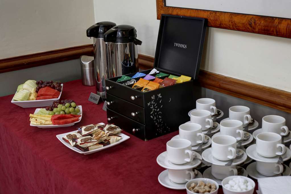 Best Western Ship Hotel Weybridge Bagian luar foto