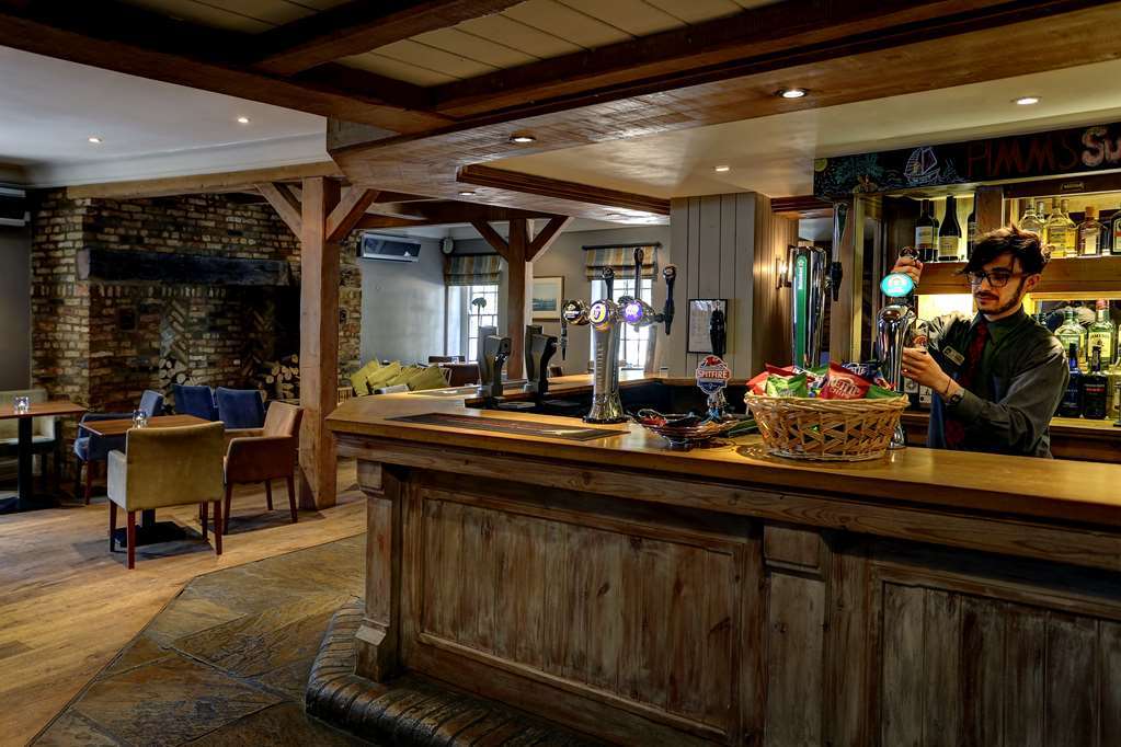 Best Western Ship Hotel Weybridge Bagian luar foto
